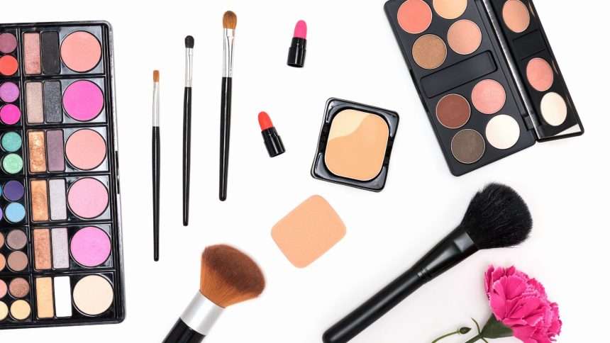 Top 5 Makeup Kits Every Makeup Enthusiast Needs Top 5 Makeup Kits Every Makeup Enthusiast Needs